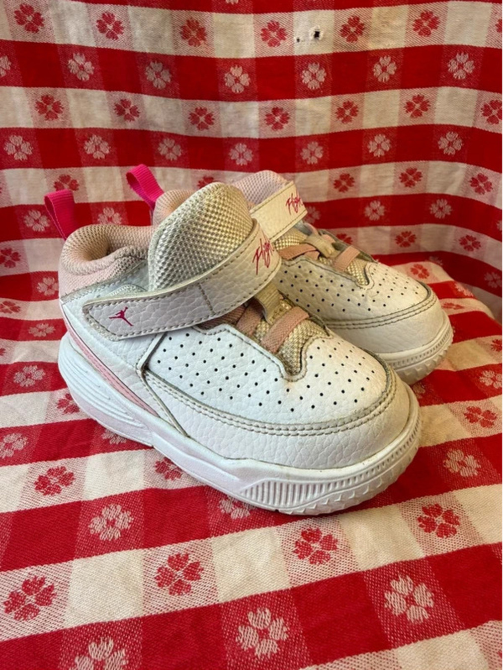 White and pink toddler, Nike flight sneakers size 6C toddler